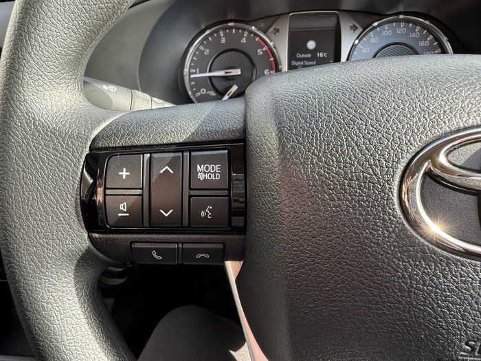 2025 Toyota Hilux