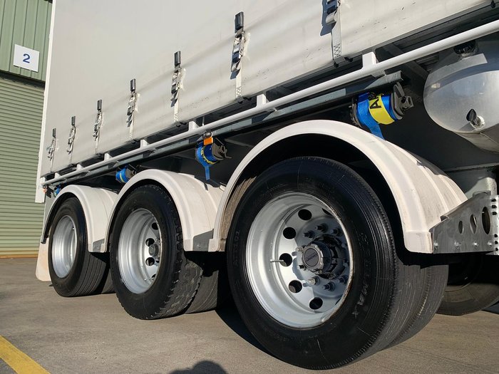 2012 Vawdrey St3 20 Pallet Sd Curtain Sider, Fork Lift Floor