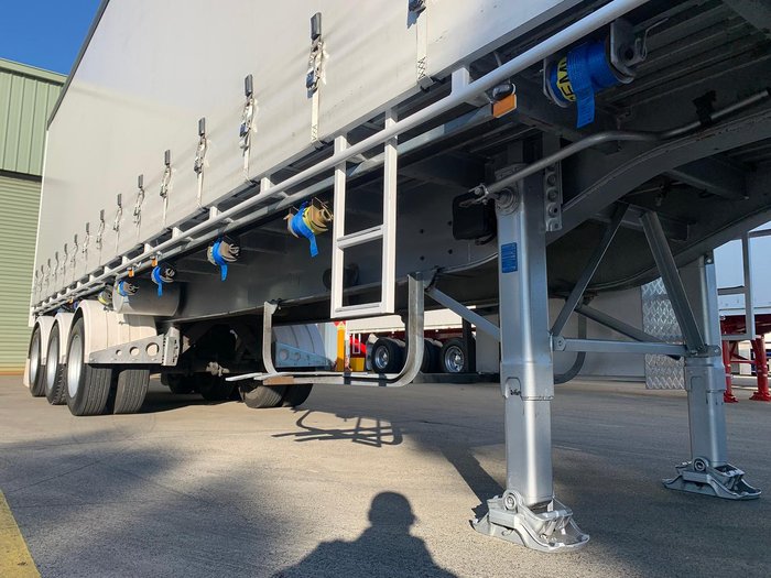 2012 Vawdrey St3 20 Pallet Sd Curtain Sider, Fork Lift Floor