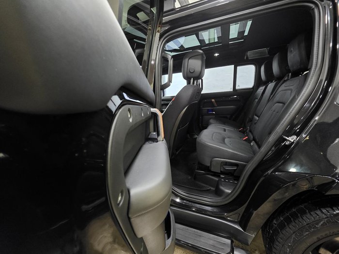 2020 Land Rover Defender 110 P400 X