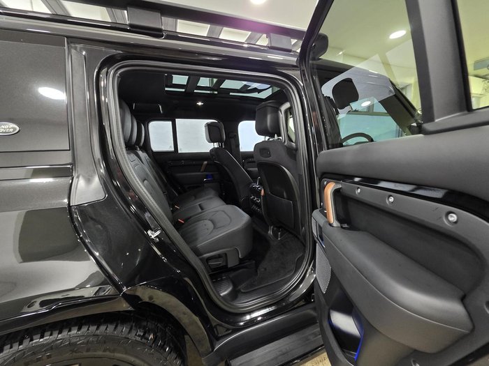 2020 Land Rover Defender 110 P400 X