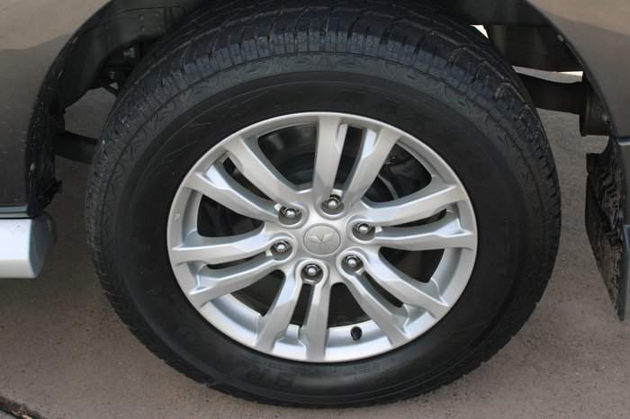 2020 Mitsubishi Pajero