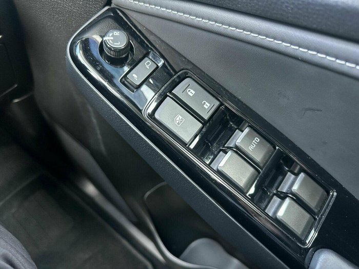 2023 Isuzu MU-X LS-T