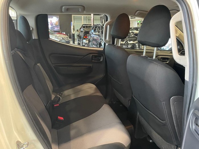 2021 Mitsubishi Triton GLX