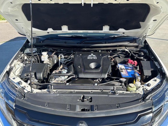 2019 Mitsubishi Pajero Sport Black Edition