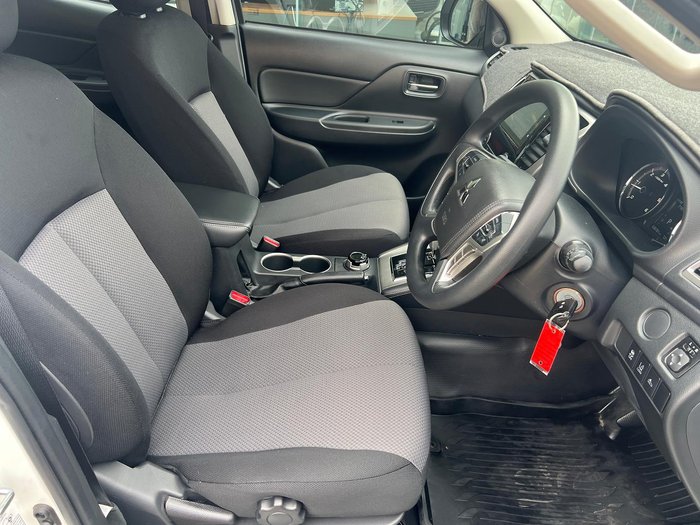 2022 Mitsubishi Triton GLX+