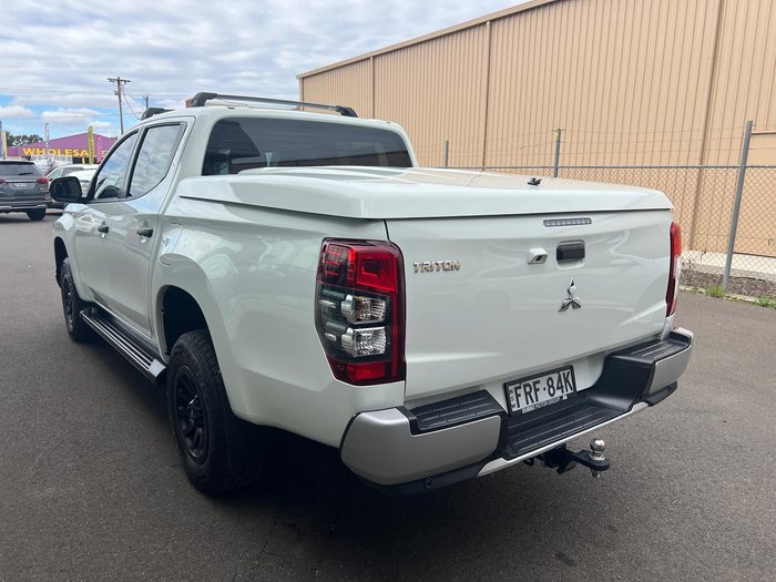2022 Mitsubishi Triton GLX+