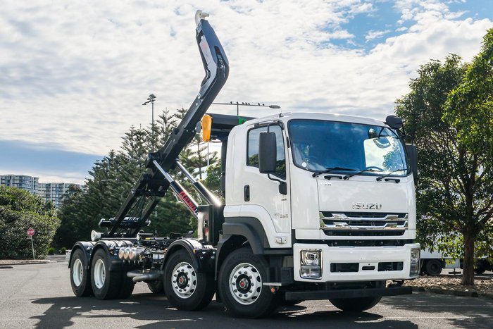2025 Isuzu Fyh FYH300-350 Auto