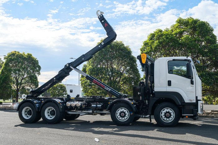 2025 Isuzu Fyh FYH300-350 Auto