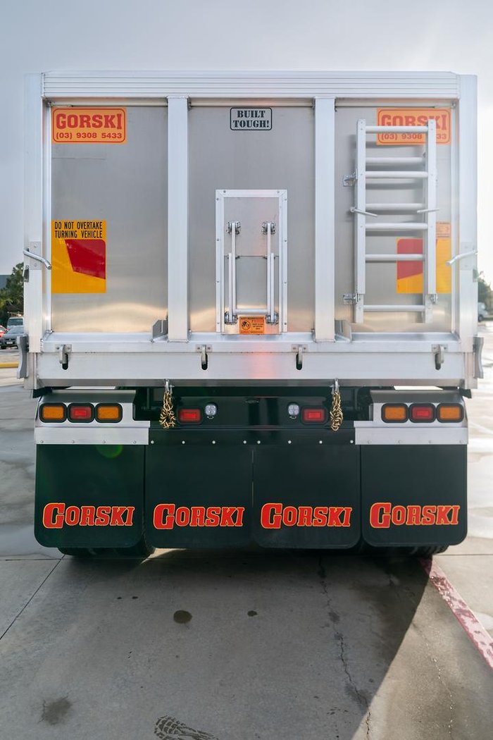 2024 Freightliner Cascadia 126 Tipper White