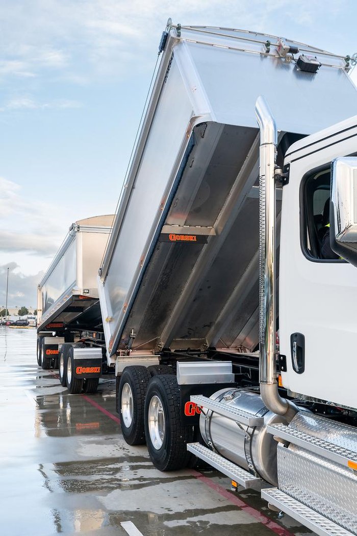2024 Freightliner Cascadia 126 Tipper White