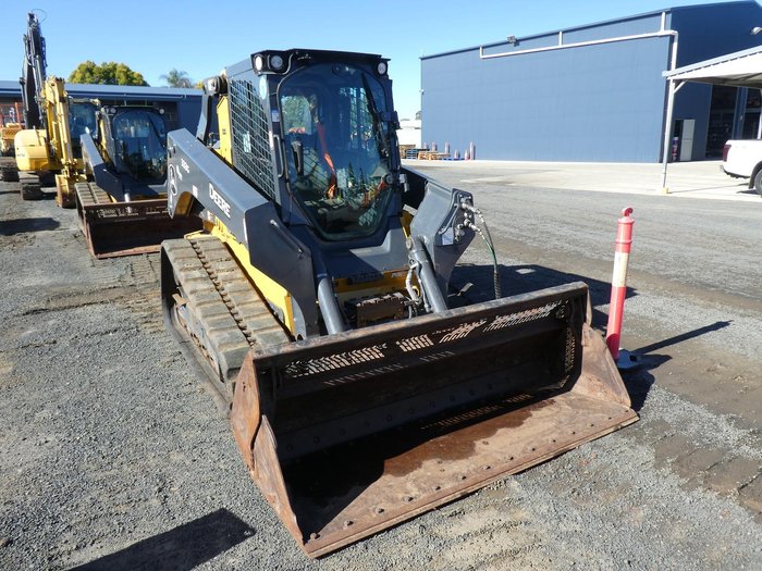 2023 John Deere 333G YELLOW