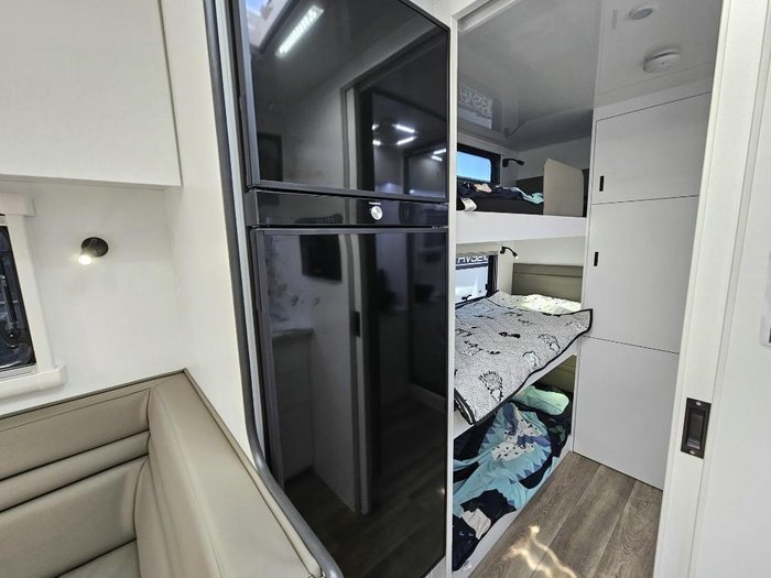 2025 Atlas Caravans Rvo196f 196