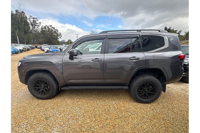 2024 Toyota Landcruiser VX