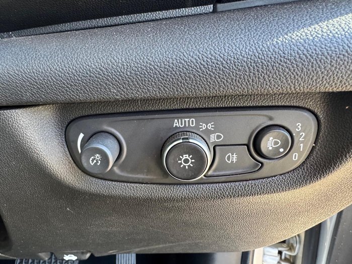 2018 Holden Commodore LT