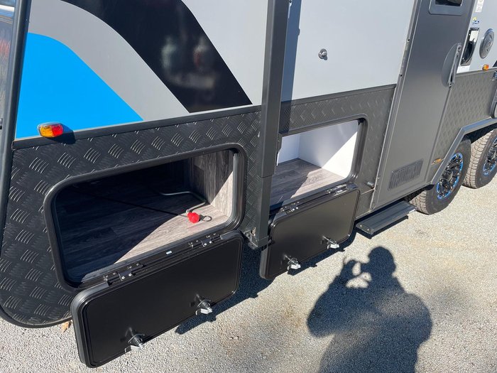 2024 Millard Mflow 19'6 Cd Side Club Double Bunk Caravan