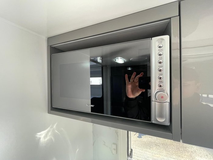 2024 Millard Mflow 19'6 Cd Side Club Double Bunk Caravan