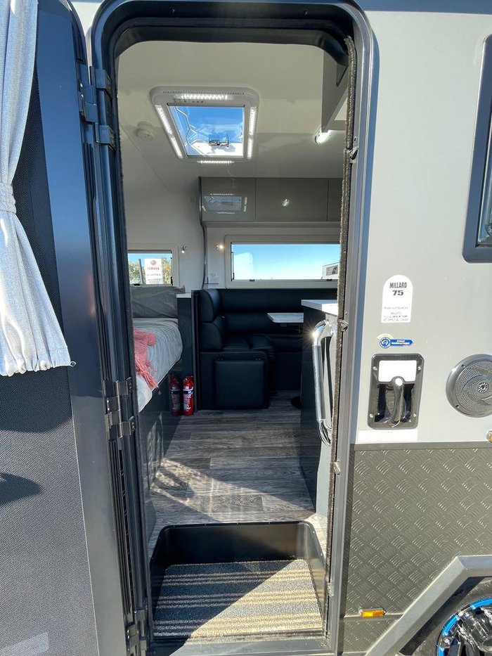 2024 Millard Mflow 19'6 Cd Side Club Double Bunk Caravan