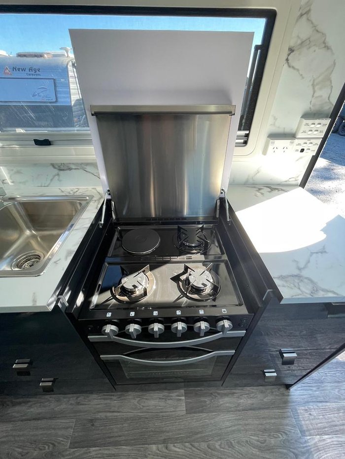 2024 Millard Mflow 19'6 Cd Side Club Double Bunk Caravan