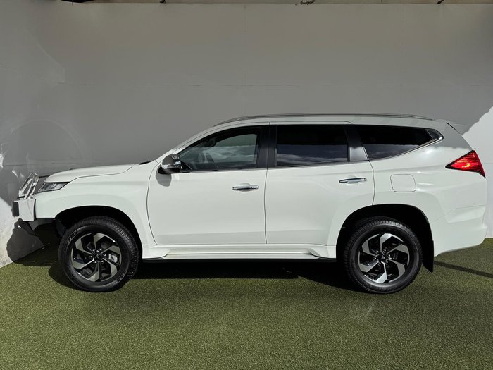 2024 Mitsubishi Pajero Sport GLS