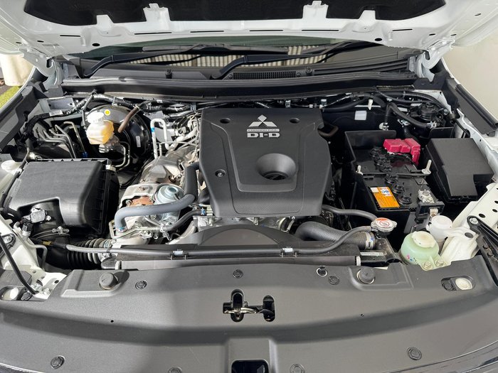 2024 Mitsubishi Pajero Sport GLS