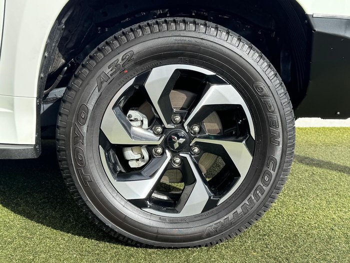 2024 Mitsubishi Pajero Sport GLS