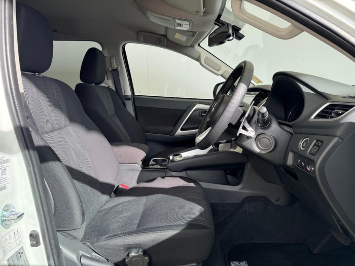 2024 Mitsubishi Pajero Sport GLS