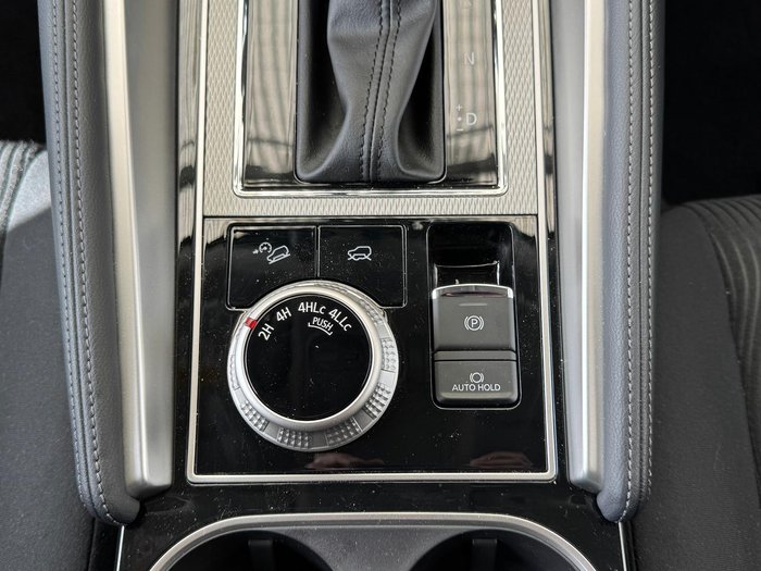 2024 Mitsubishi Pajero Sport GLS