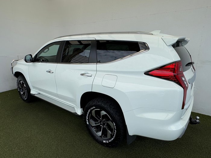 2024 Mitsubishi Pajero Sport GLS