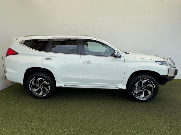 2024 Mitsubishi Pajero Sport GLS