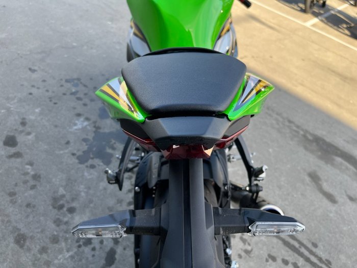 2025 Kawasaki NINJA ZX-6R (636) KRT EDITION Green