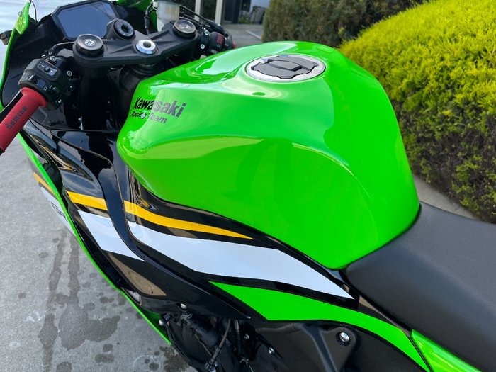 2025 Kawasaki NINJA ZX-6R (636) KRT EDITION Green