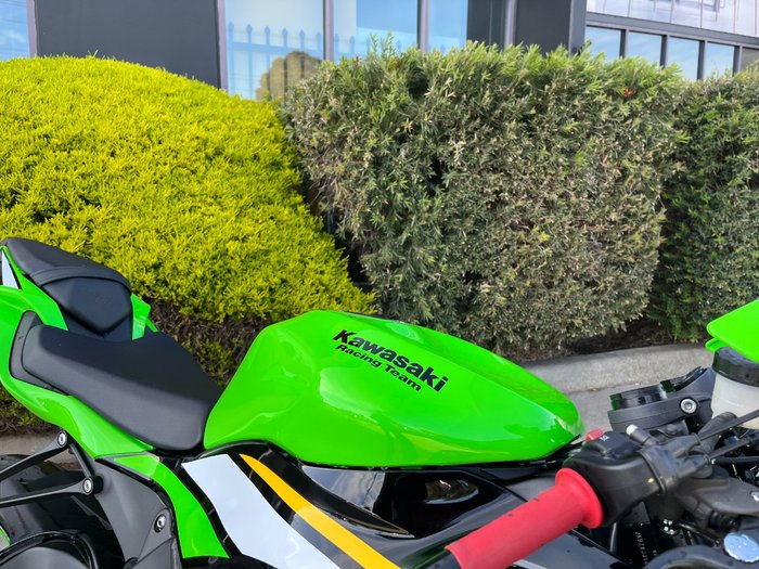 2025 Kawasaki NINJA ZX-6R (636) KRT EDITION Green
