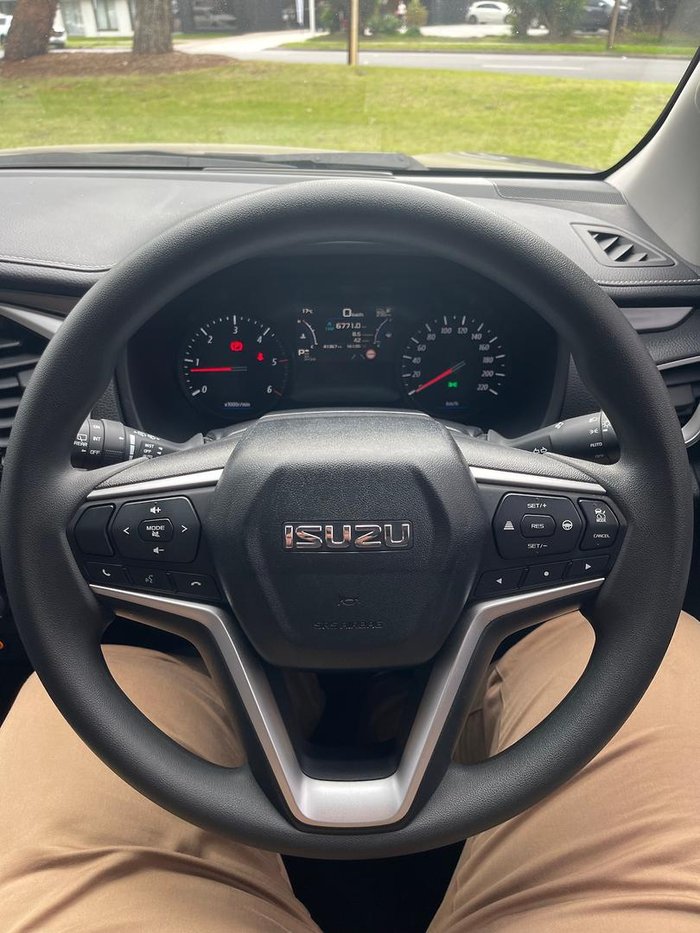2022 Isuzu MU-X LS-M
