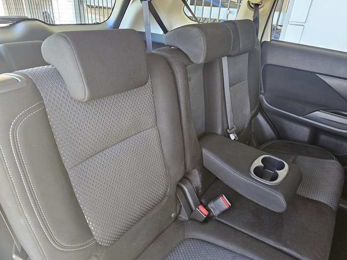 2018 Mitsubishi Outlander ES ZL MY19 White