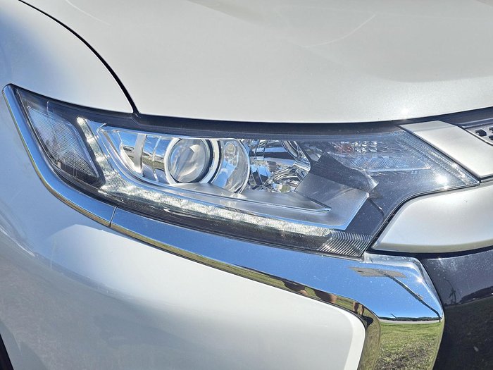 2018 Mitsubishi Outlander ES ZL MY19 White