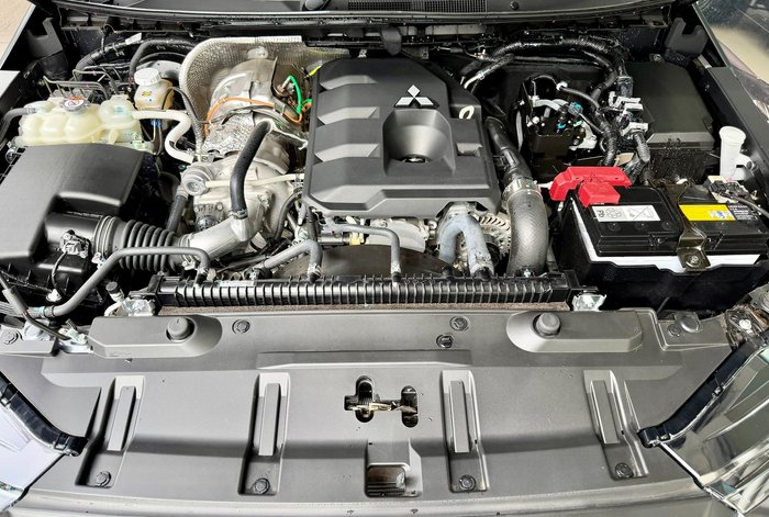 2025 Mitsubishi Triton GLX