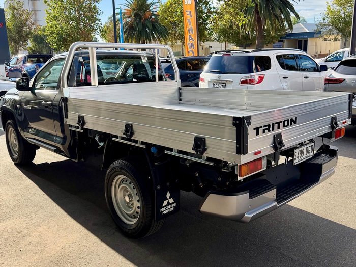 2025 Mitsubishi Triton GLX