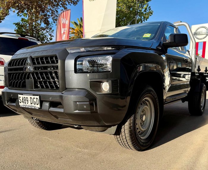 2025 Mitsubishi Triton GLX