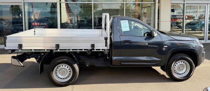 2025 Mitsubishi Triton GLX