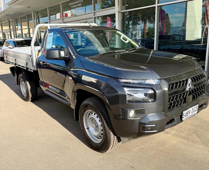 2025 Mitsubishi Triton GLX