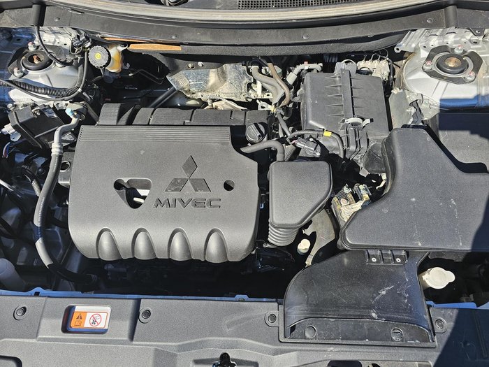 2018 Mitsubishi Outlander ES ZL MY19 Sterling Silver