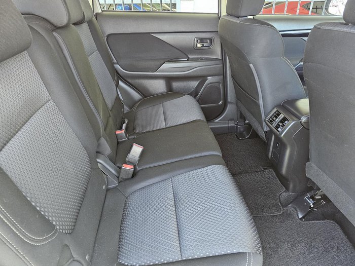 2018 Mitsubishi Outlander ES ZL MY19 Sterling Silver