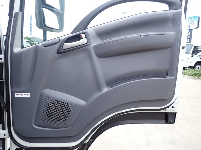 2019 ISUZU FRR 110-260 WHITE