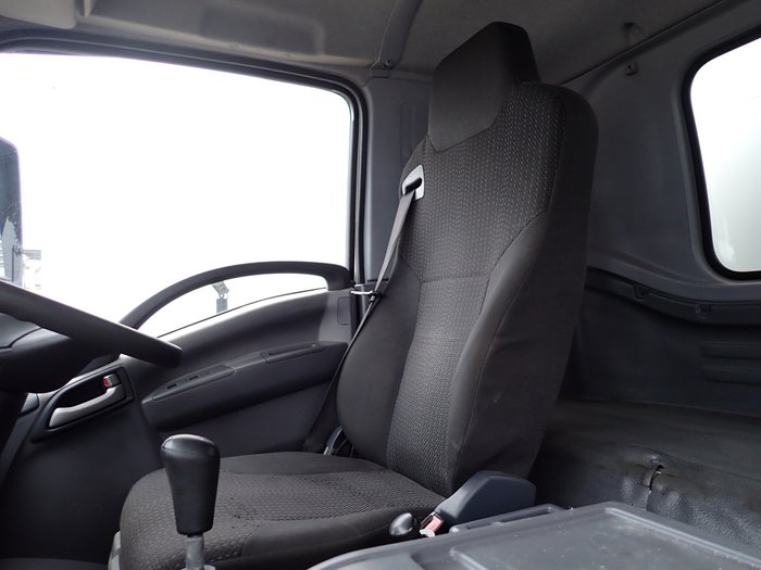 2019 ISUZU FRR 110-260 WHITE