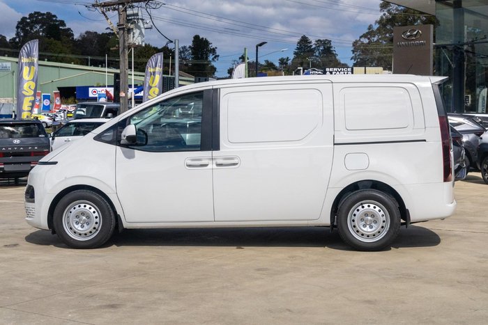 2025 Hyundai STARIA LOAD