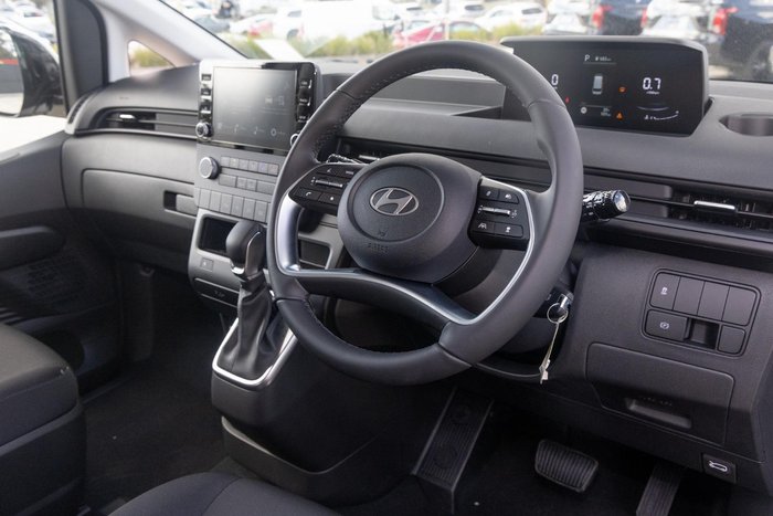 2025 Hyundai STARIA LOAD