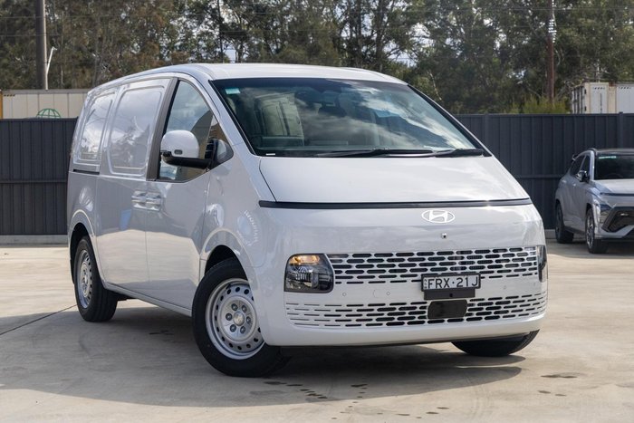 2025 Hyundai STARIA LOAD