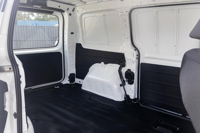 2025 Hyundai STARIA LOAD