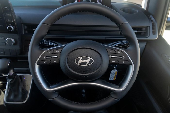 2025 Hyundai STARIA LOAD
